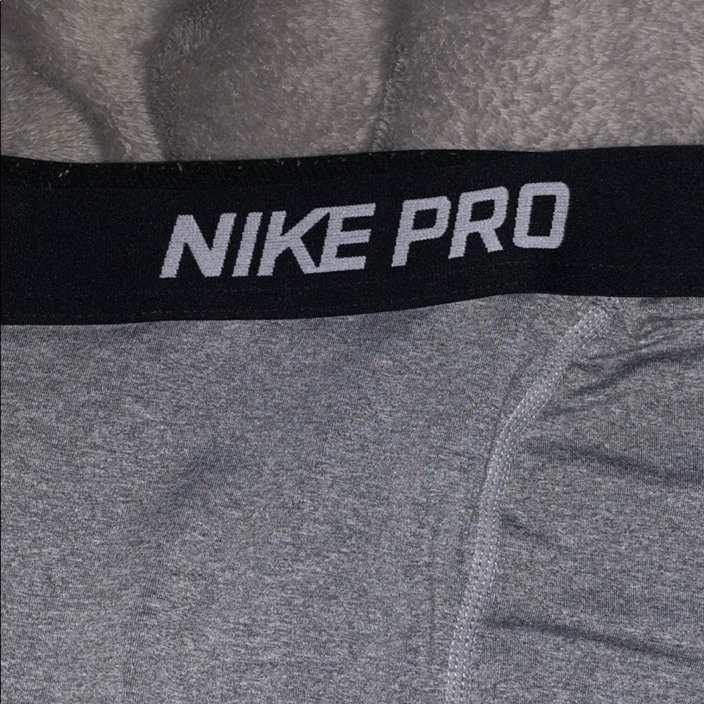 Black and gray Nike pro leggings!